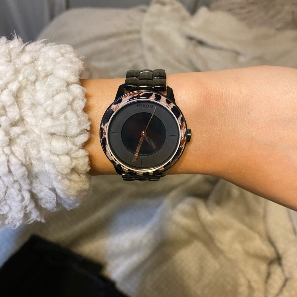 Nixon black watch